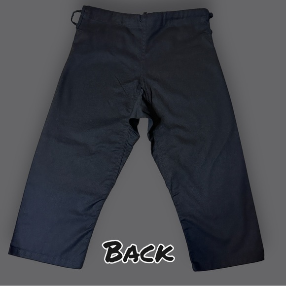 🎉HP🎉EUC Century Kids Lightweight Martial Arts Uniform in Black. Kids 5-7 🥋 - Picture 6 of 16